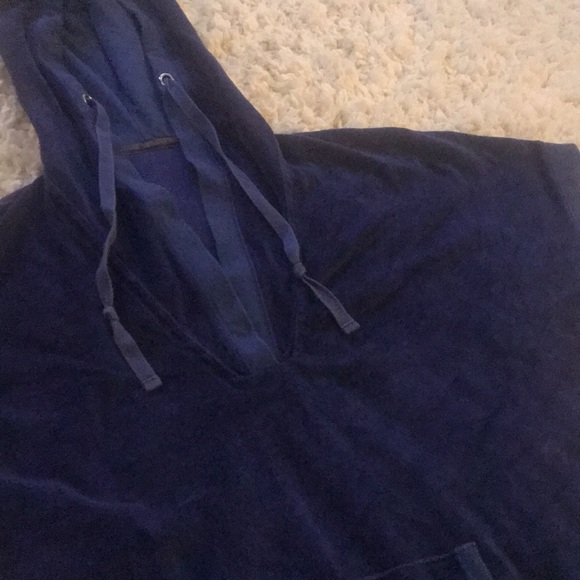 Blue Velvet - Picture 2 of 3